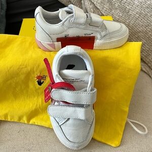 Off White kid sneaker